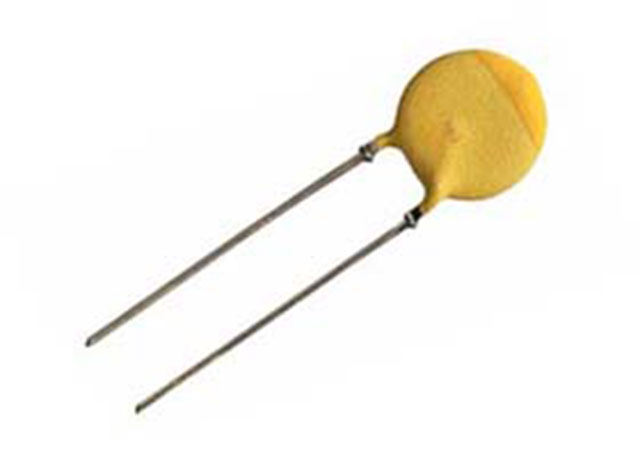 Ceramic capacitor 82pF  5%  1kV e=5mm